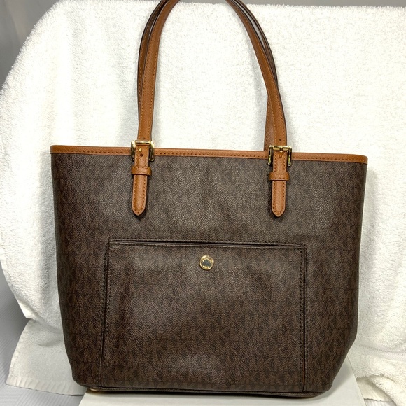 Michael Kors Jet Set Signature Bag - Picture 1 of 16